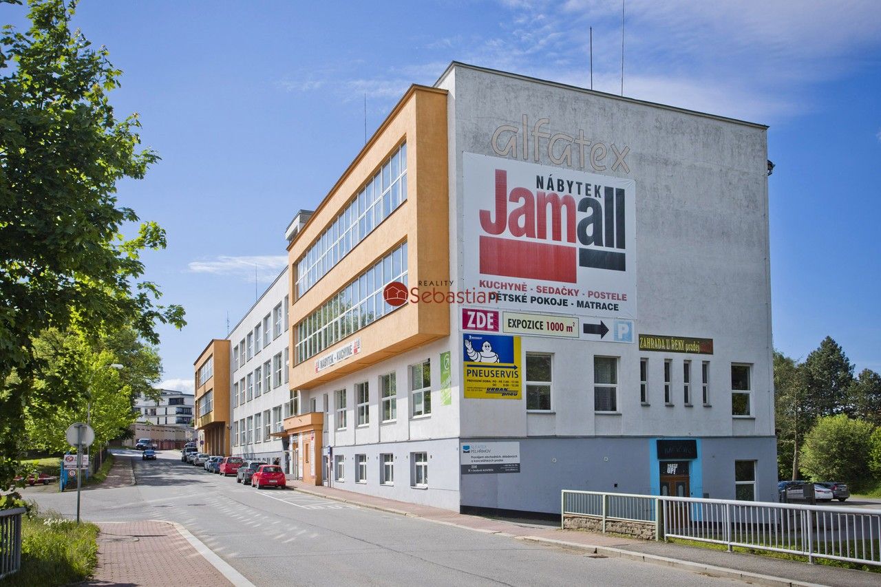 Obchodní prostory, 1 000 m²