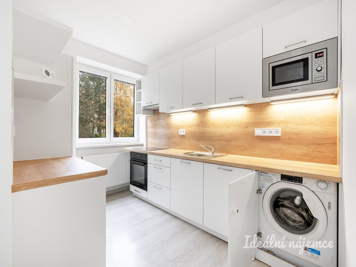 3+1, Rosečská, Praha, 84 m²