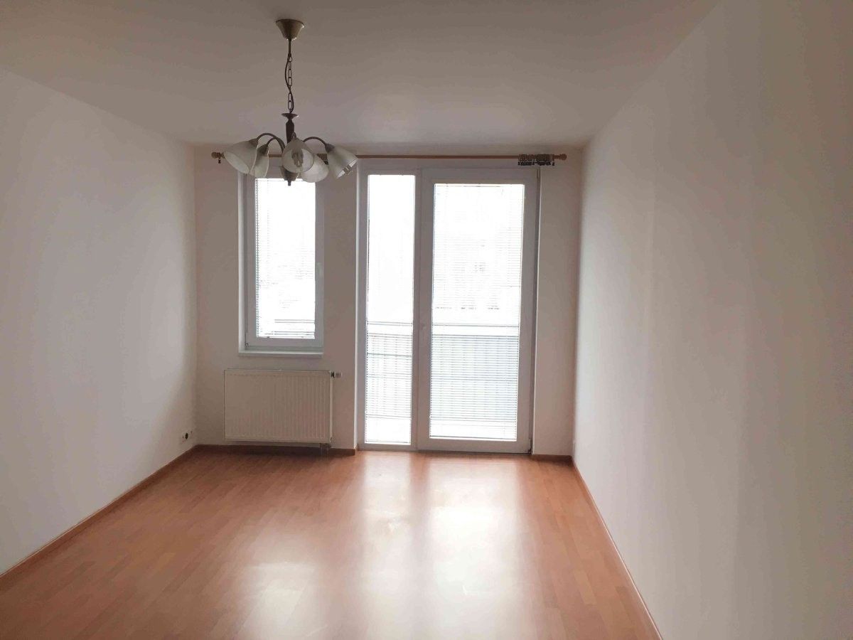 Byt 2+kk · 54 m² · Bechlínská, Praha - 3