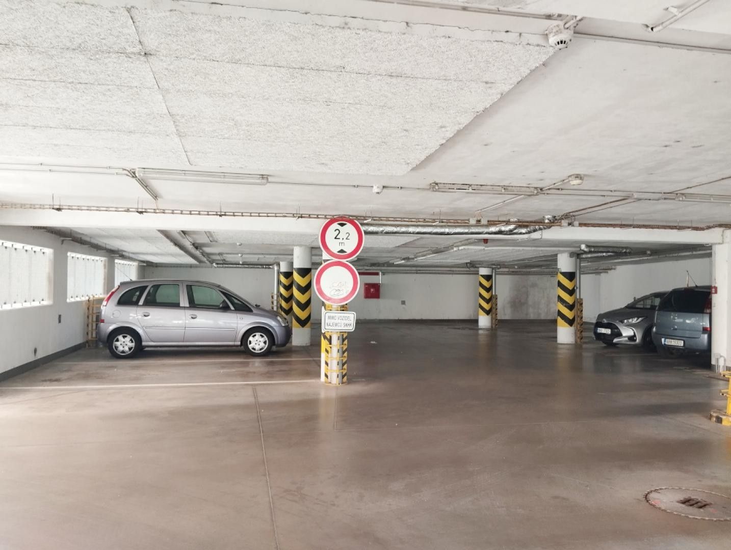 Ostatní, třída Edvarda Beneše, Hradec Králové, 6 m² - 1