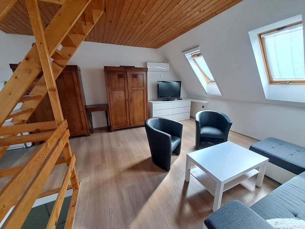1+1, K Vodojemu, Praha - Smíchov, 58 m² - 2