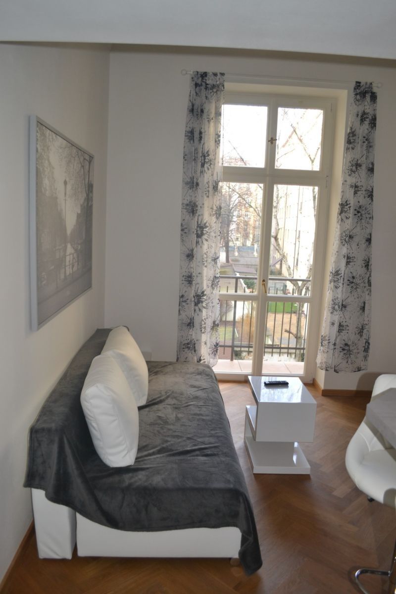 1+kk, Ovenecká, Praha - Holešovice, 28 m² - 1