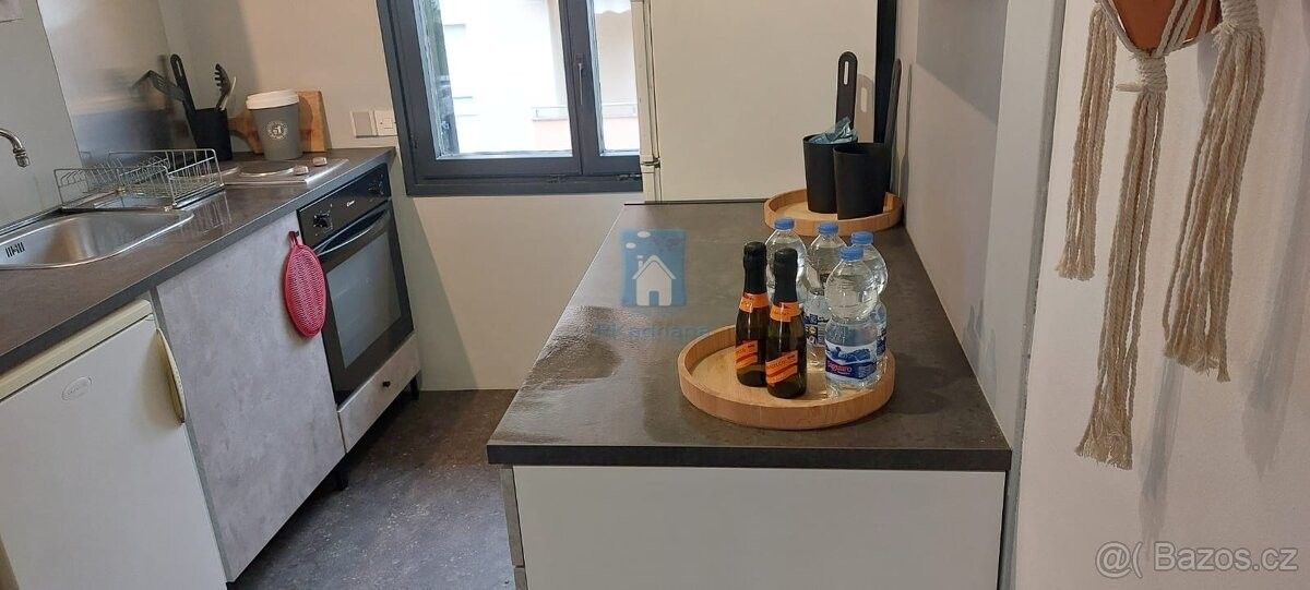 Prodej rodinný dům - 987 66, Zahraničí