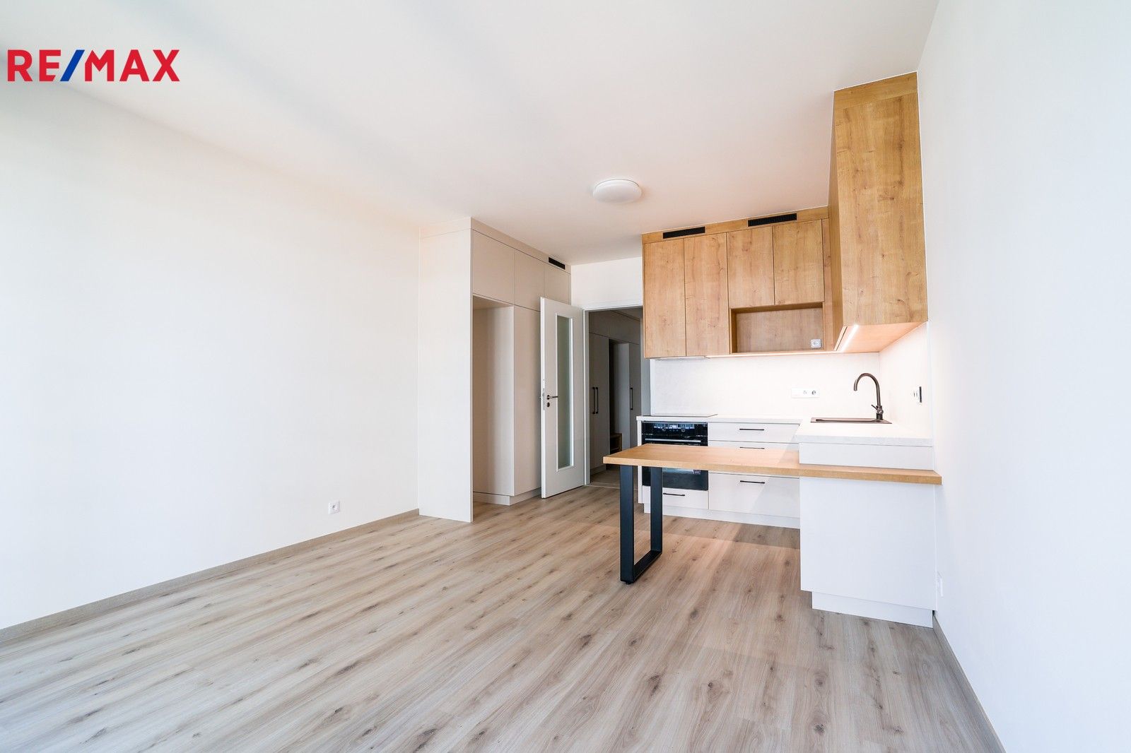 Pronájem byt 1+kk - Hloubětín, Praha, 28 m²