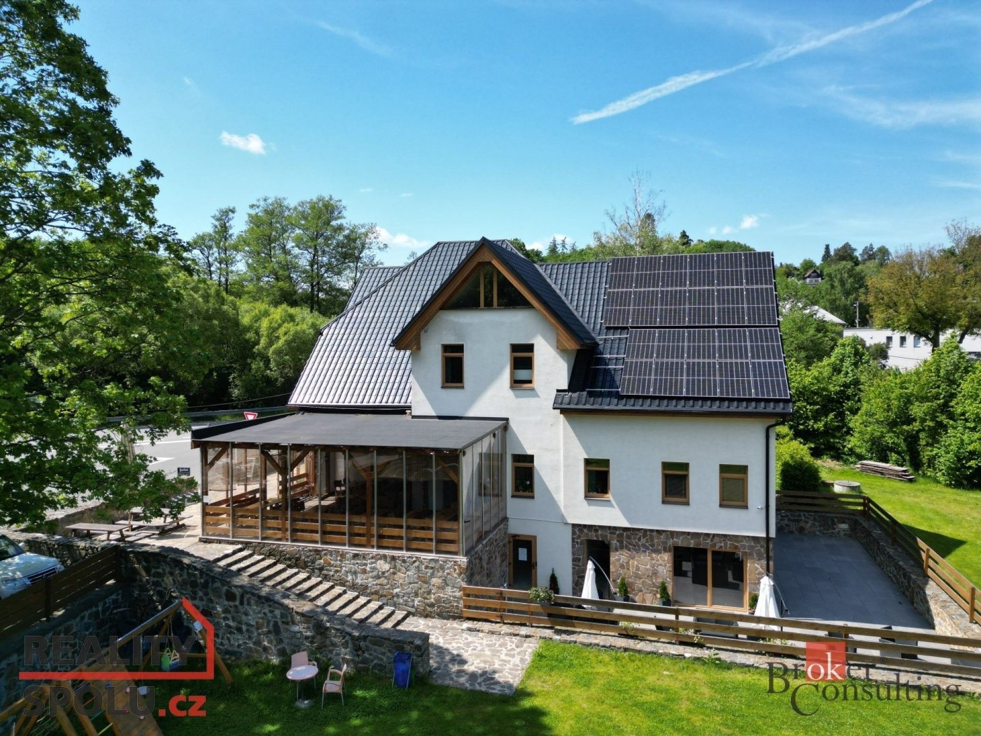 Prodej ubytovací zařízení - Horní Lhota, 770 m²