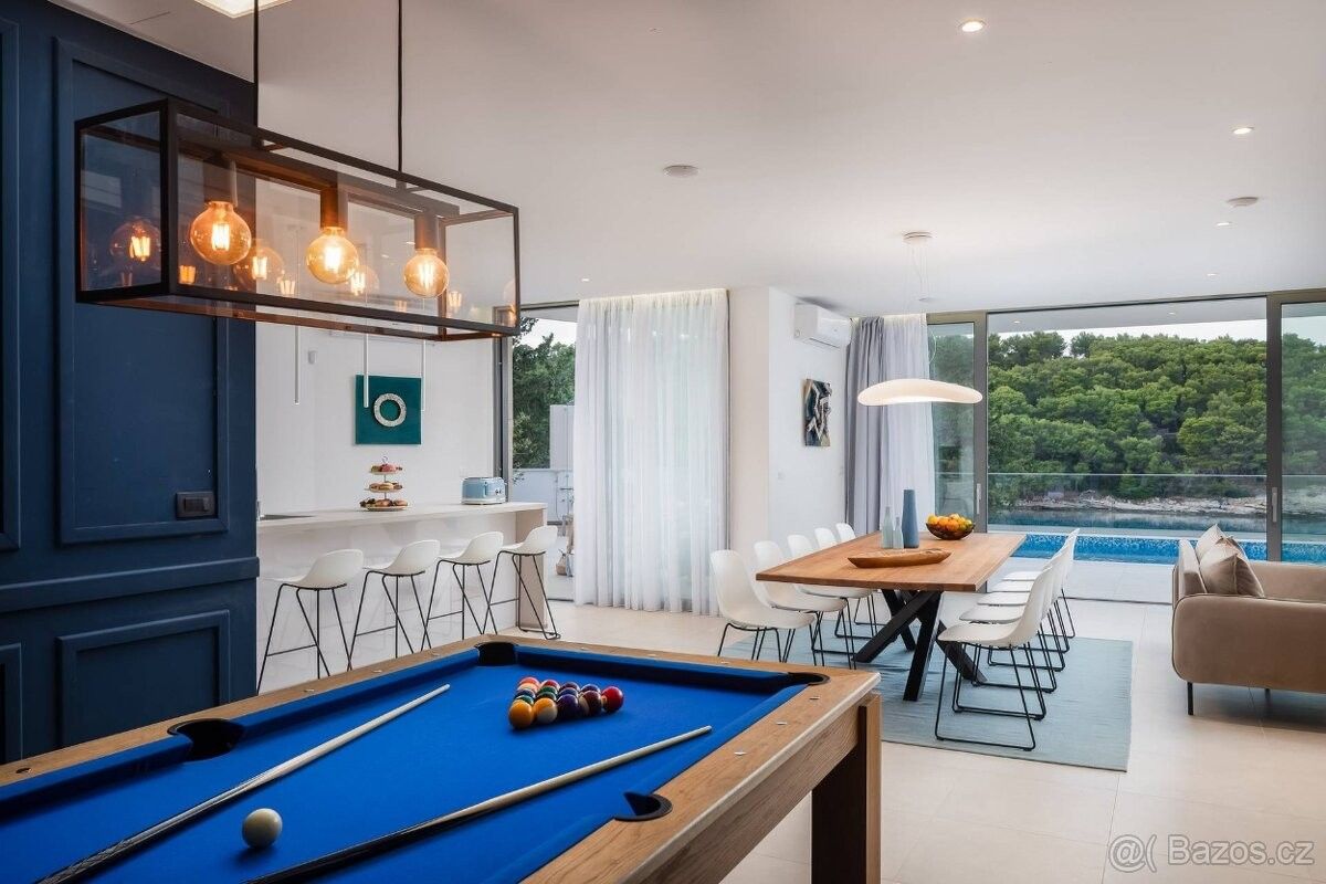 Prodej rodinný dům - 987 66, Zahraničí