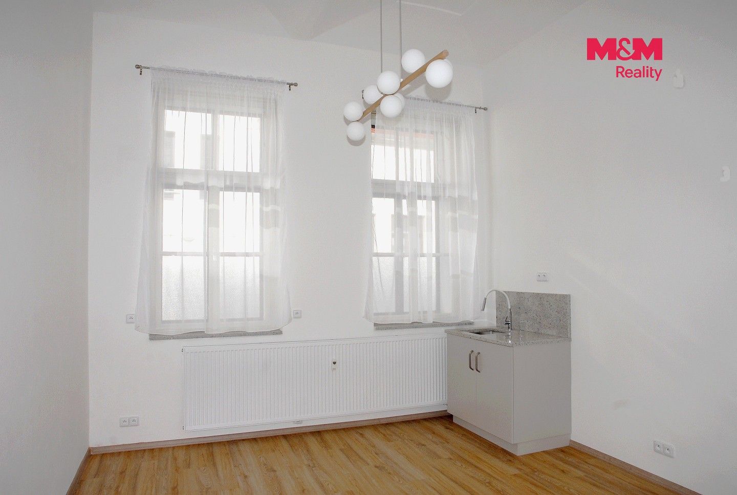 Pronájem obchodní prostory - B. Němcové, Jičín, 42 m² - 2