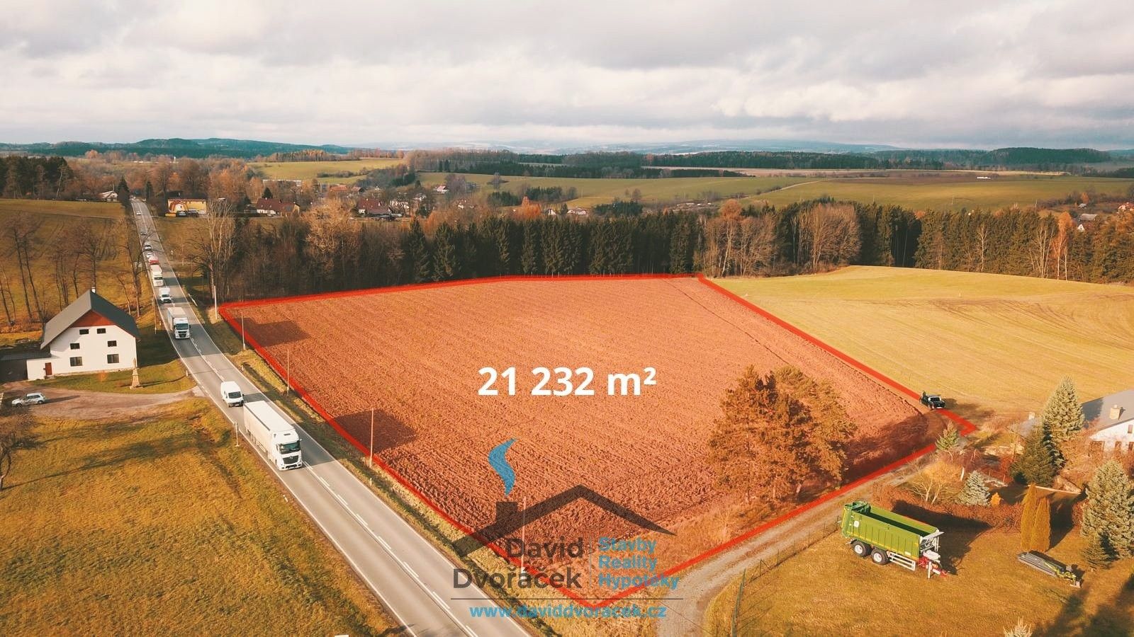 Prodej komerční pozemek - Líšnice