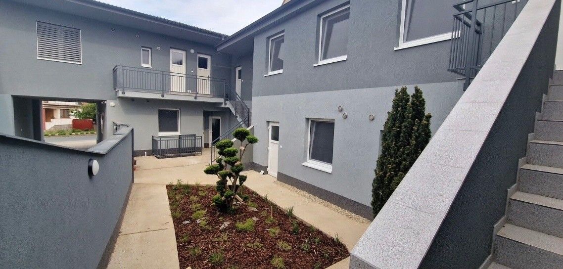 Pronájem byt - Velké Pavlovice, 691 06