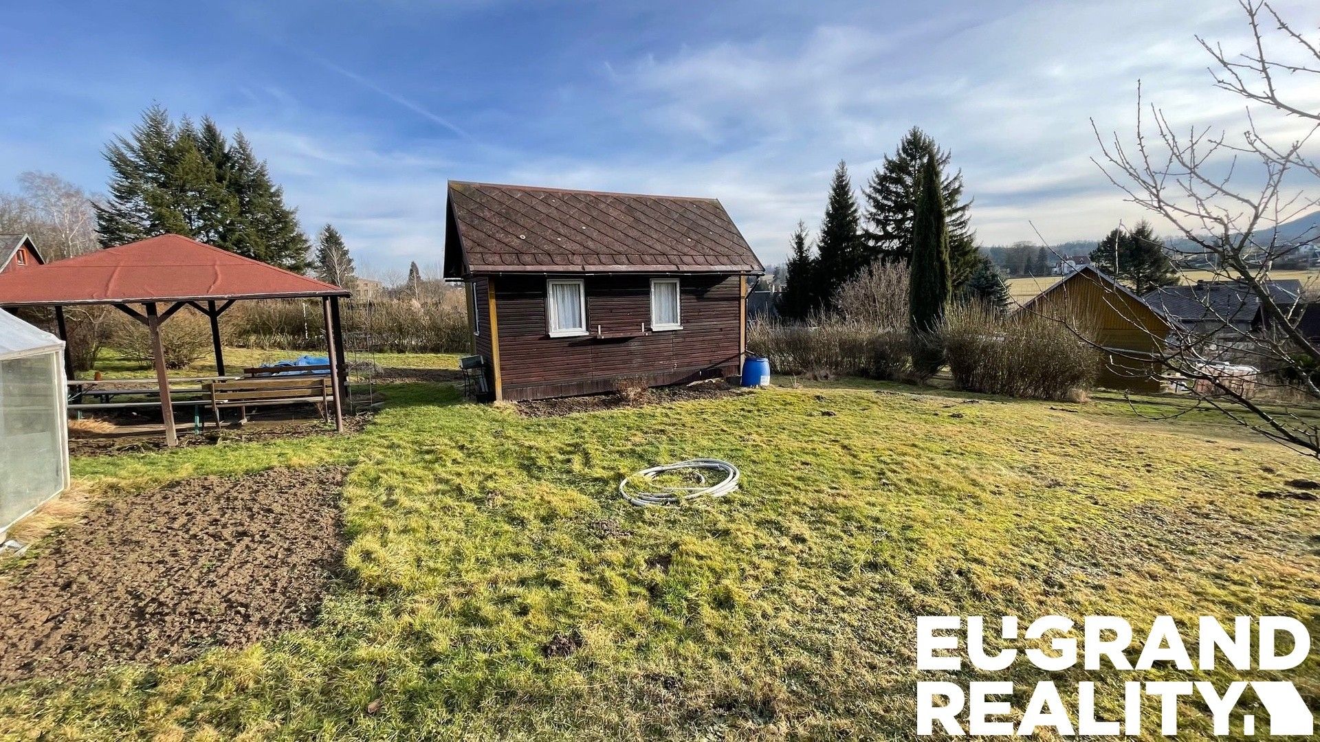 Zahrady, Císařský, Šluknov, 1 072 m²