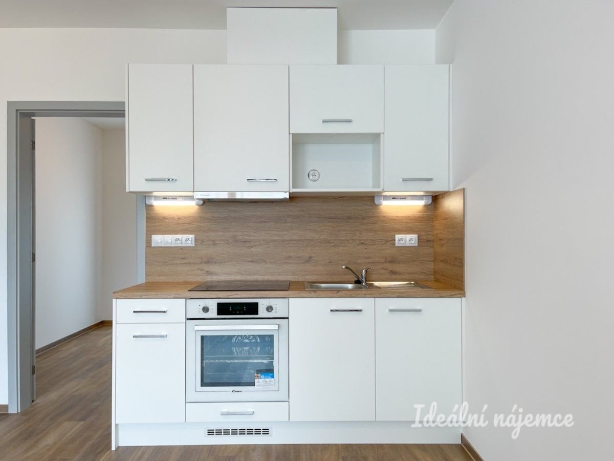 Pronájem byt 1+kk - Kuřim, 31 m²