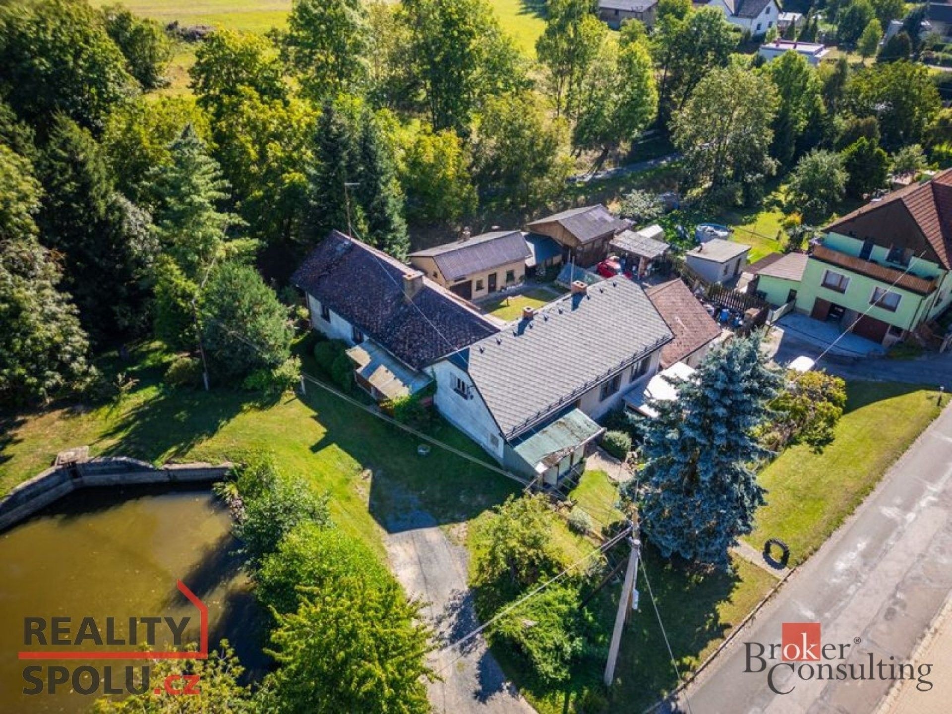 Rodinné domy, Dubenec, 250 m²