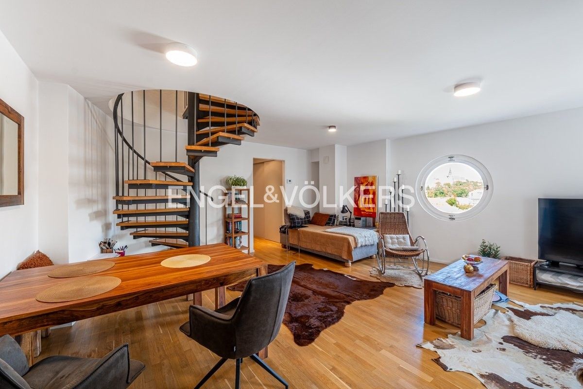 3+kk, Vratislavova, Praha, 119 m²