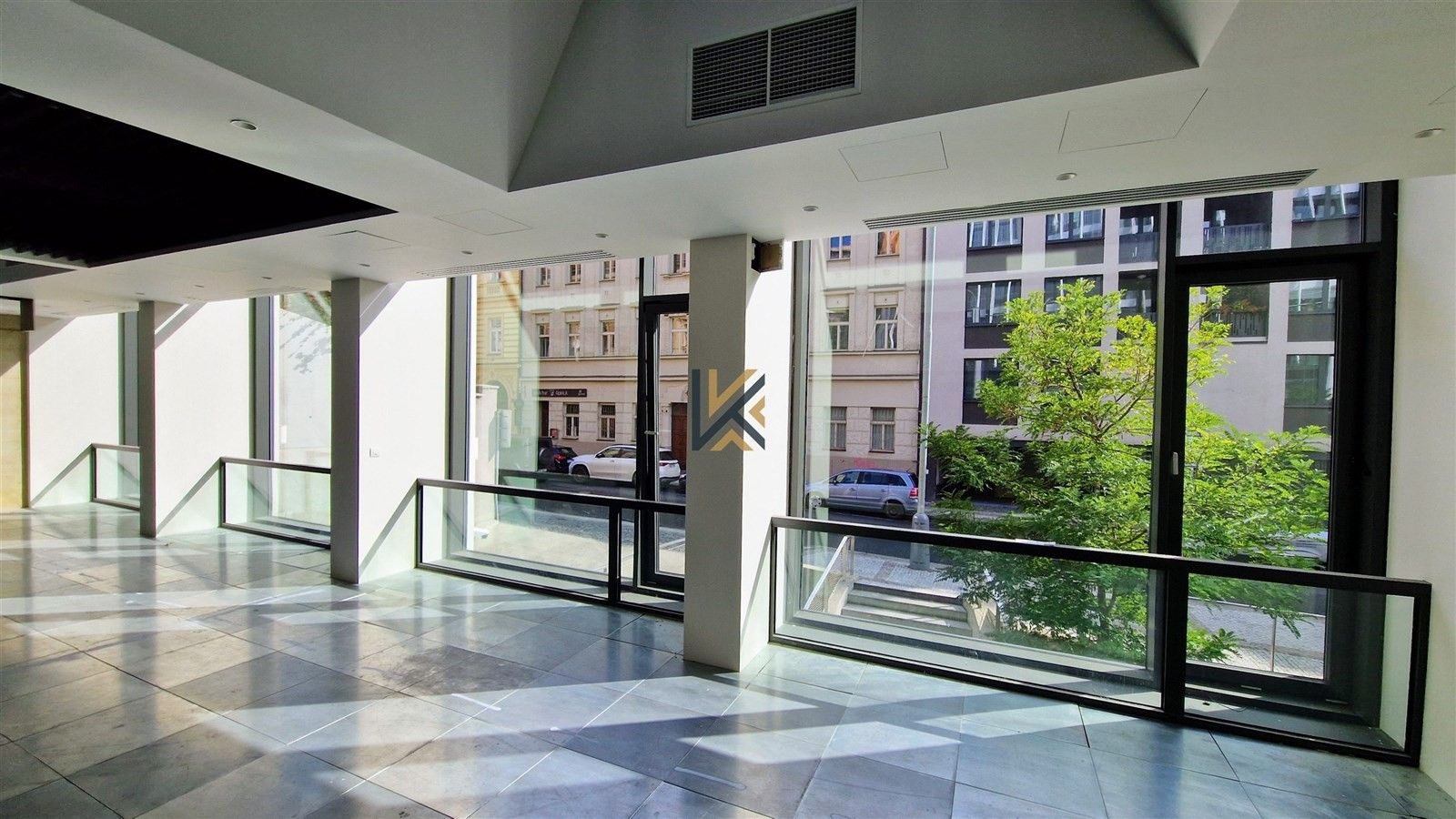 Pronájem kancelář - Holečkova, Praha, 345 m²