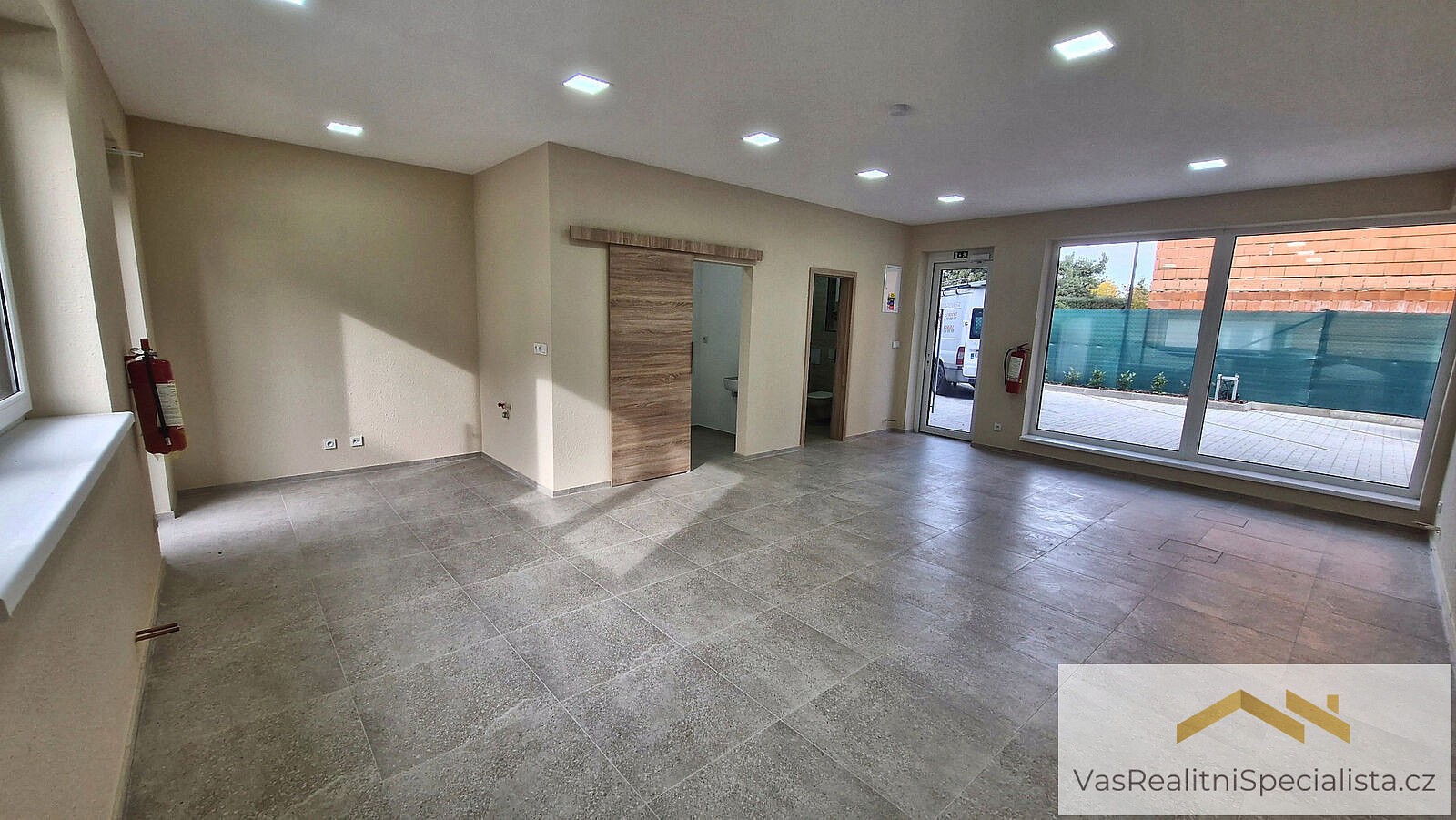 Obchodní prostory, Do Podkovy, Mukařov, okres Praha-východ, 50 m² - 2