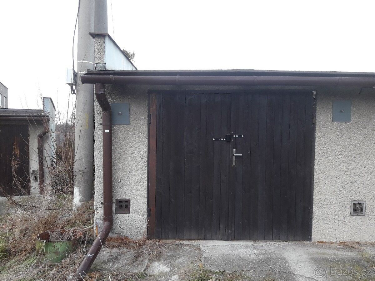 Garáže, Opava, 746 01