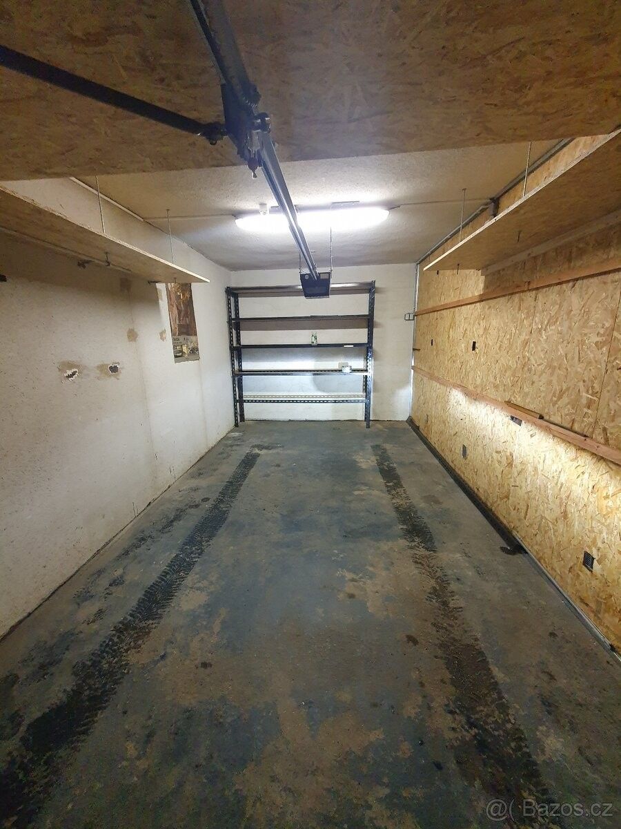 Pronájem garáž - Praha, 130 00
