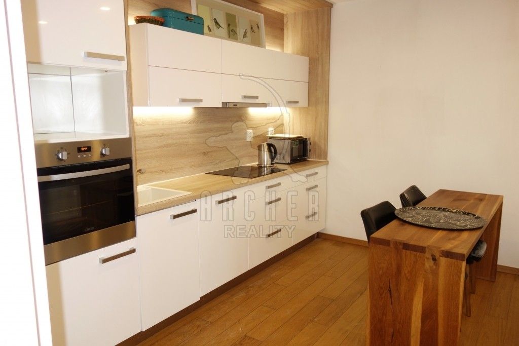 Prodej byt 1+kk - Nad Závěrkou, Praha, 68 m²