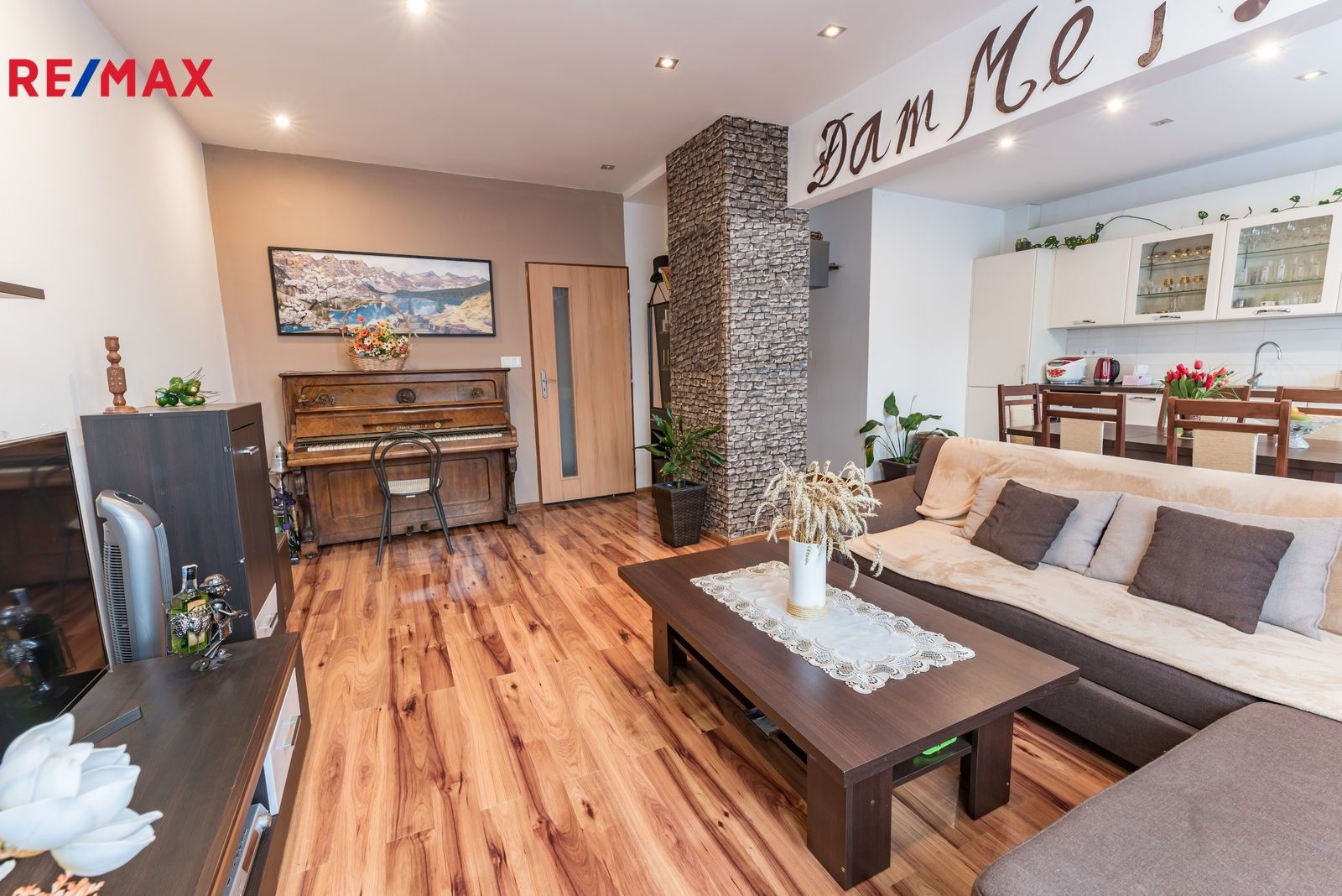 3+1, Černokostelecká, Praha, 80 m²