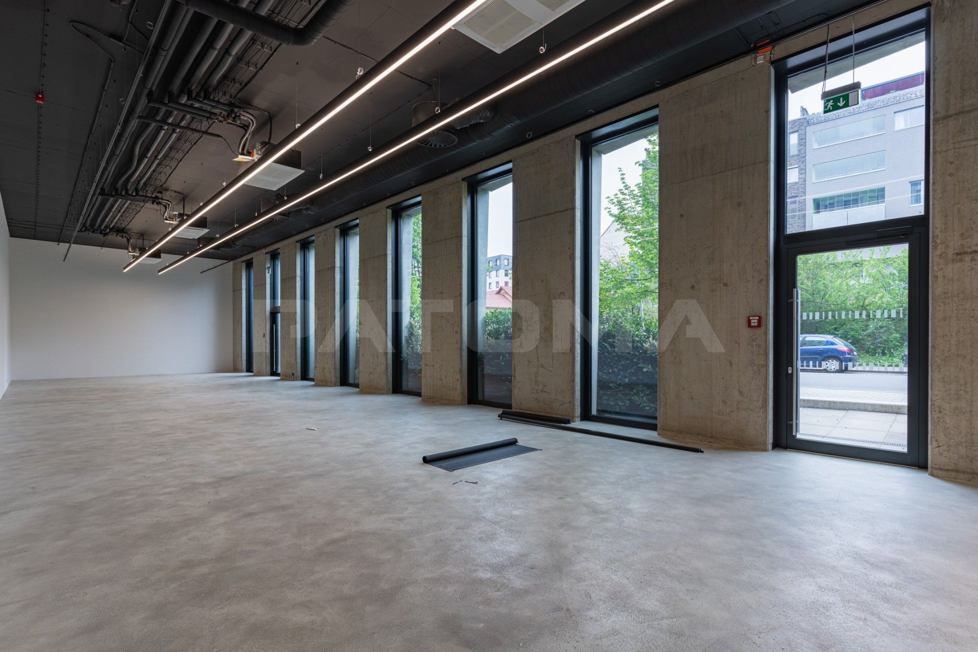 Pronájem obchodní prostory - Evropská, Praha, 188 m²