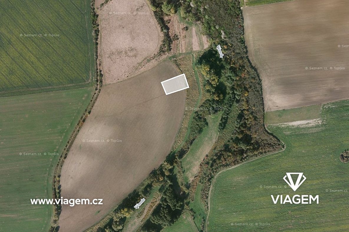 Zemědělský pozemek, 1 061 m²