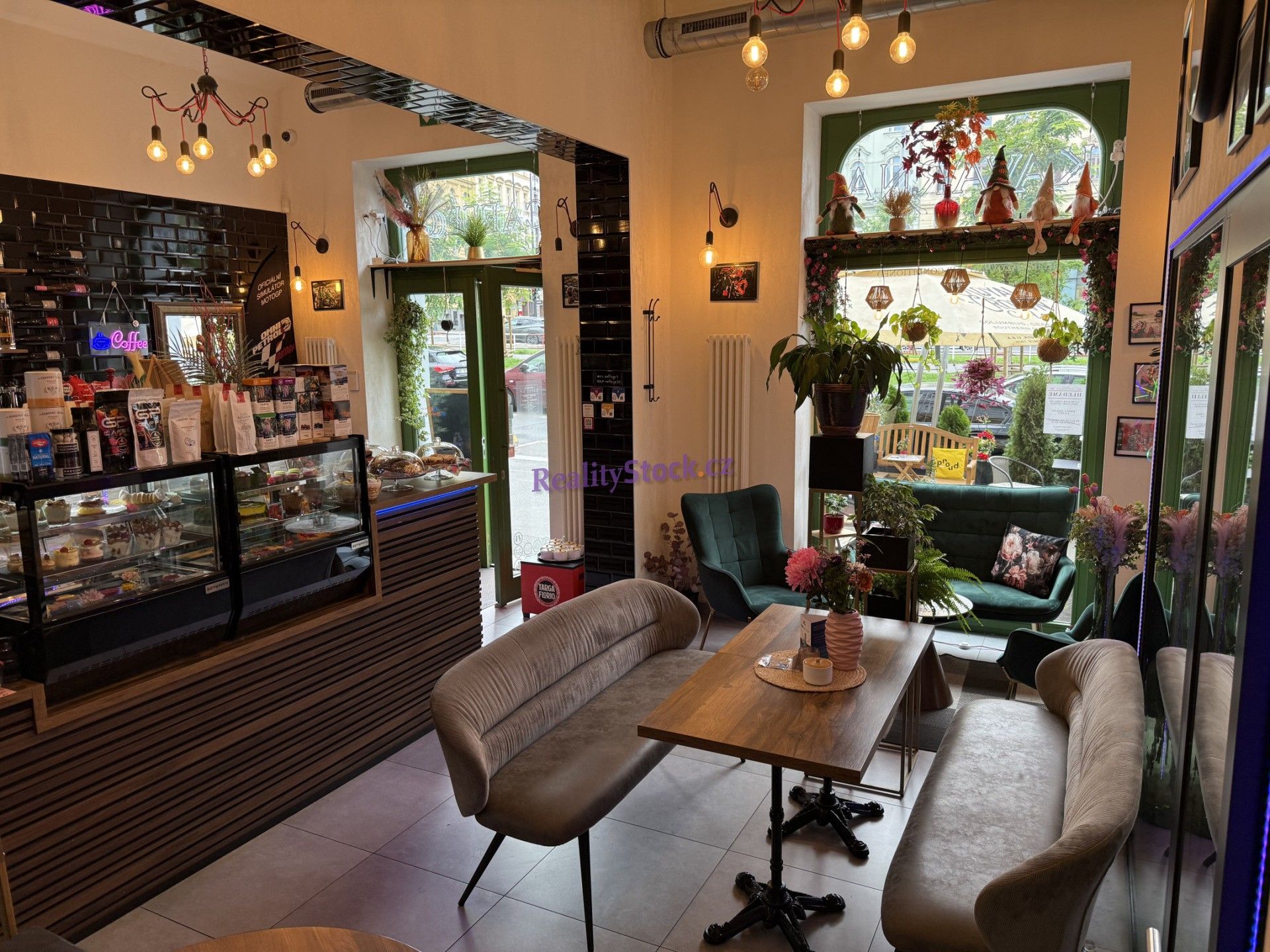 Restaurace, Legerova, Praha, 126 m²