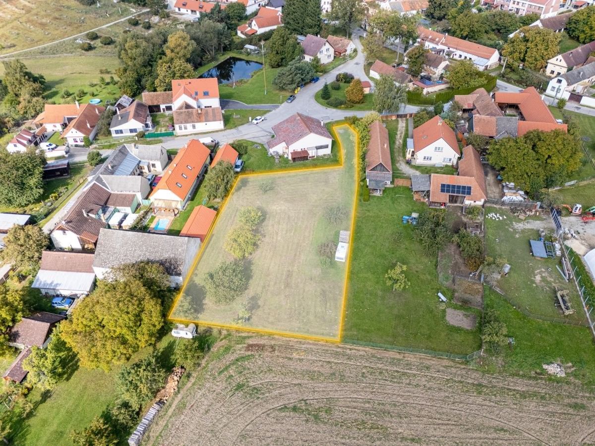 Prodej pozemek pro bydlení - Kostelec, Hluboká nad Vltavou