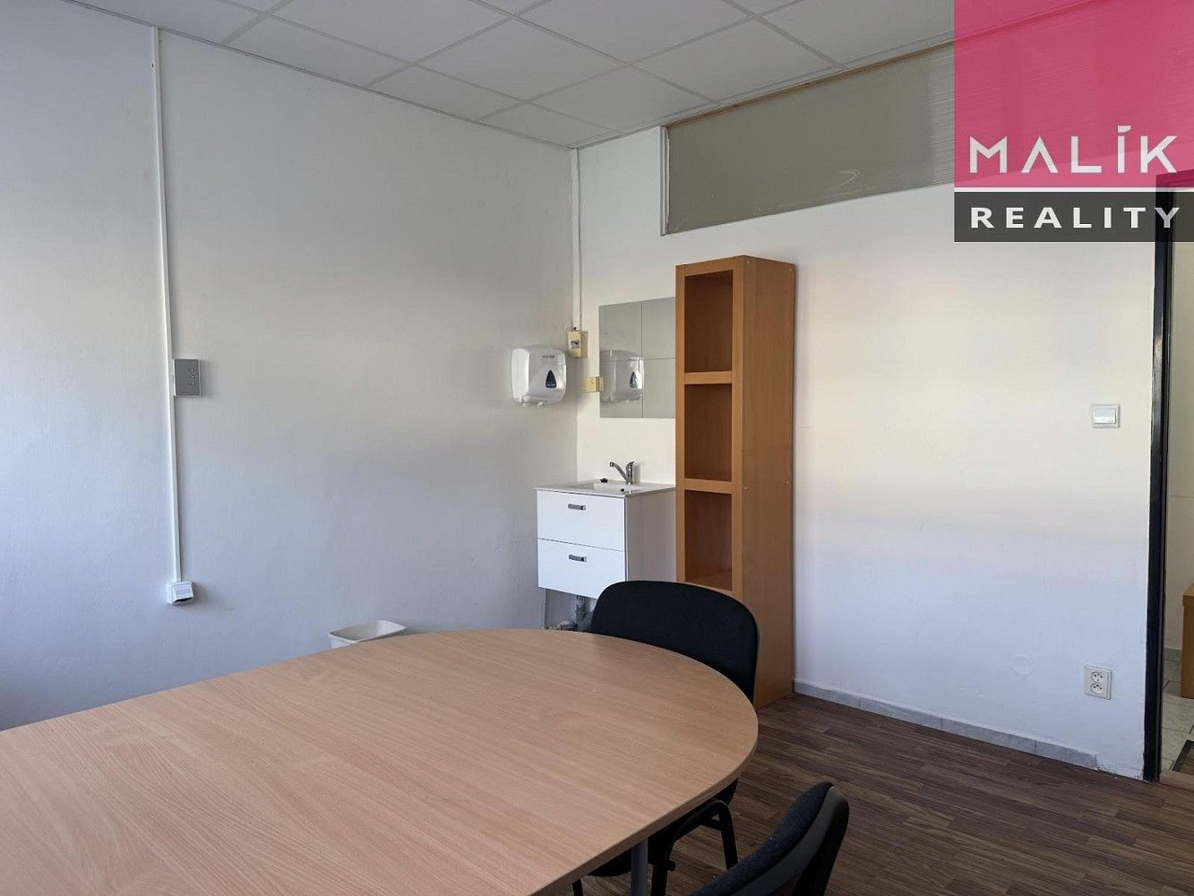 Kancelář · 12 m² · Hlavní třída, Ostrov, okres Karlovy Vary - 3