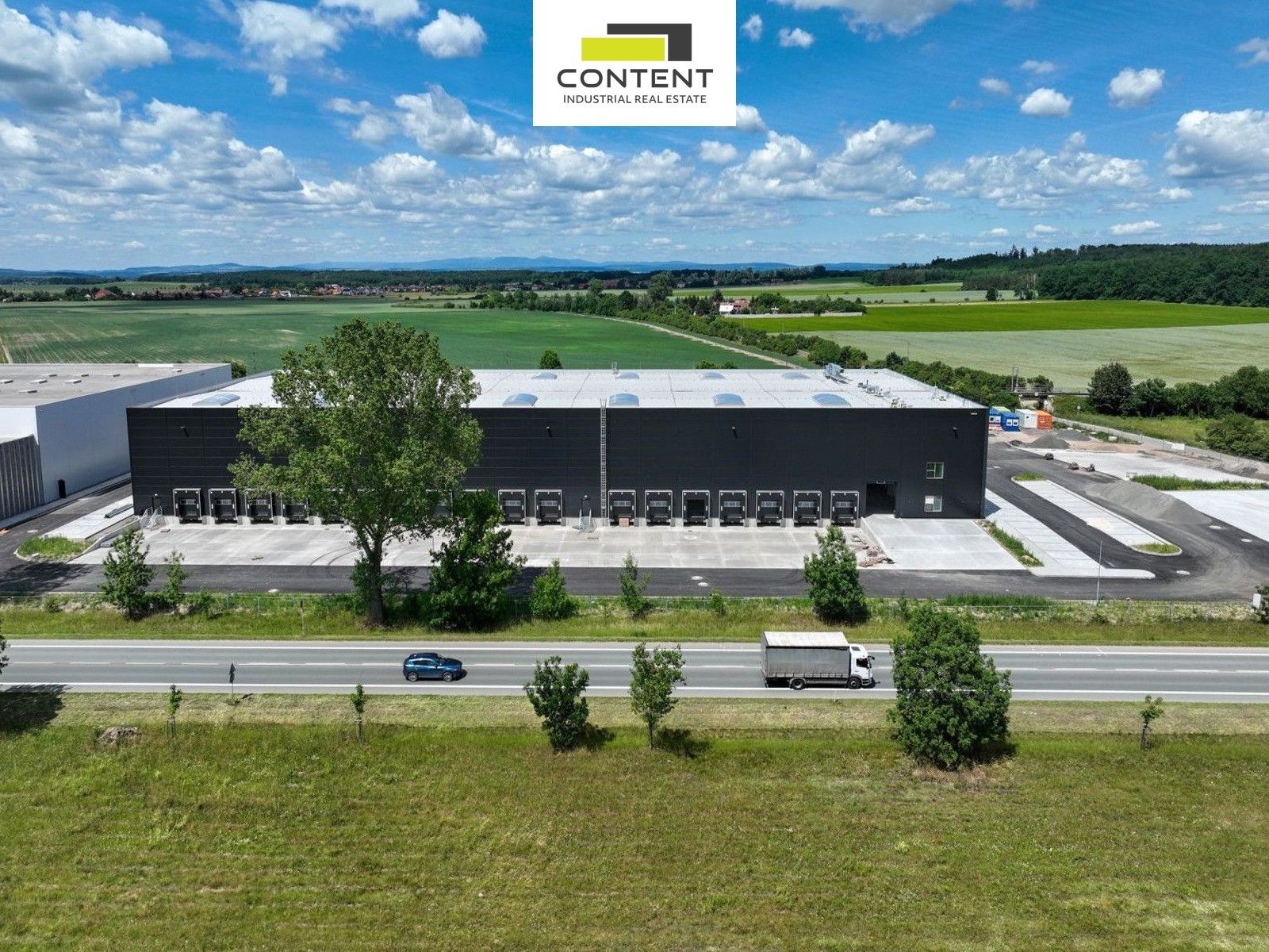 Pronájem obchodní prostory - Bratří Štefanů, Hradec Králové, 576 m²