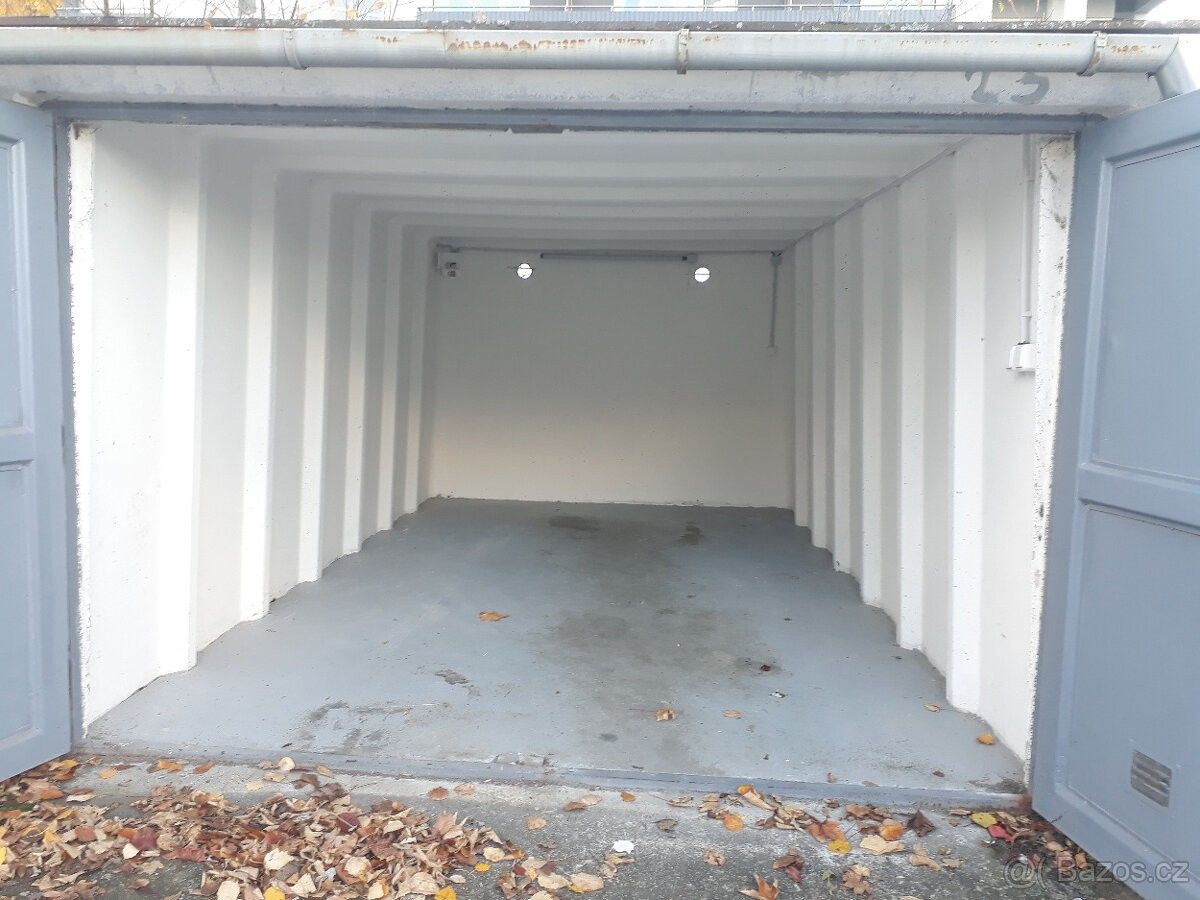 Garáže, Olomouc, 779 00