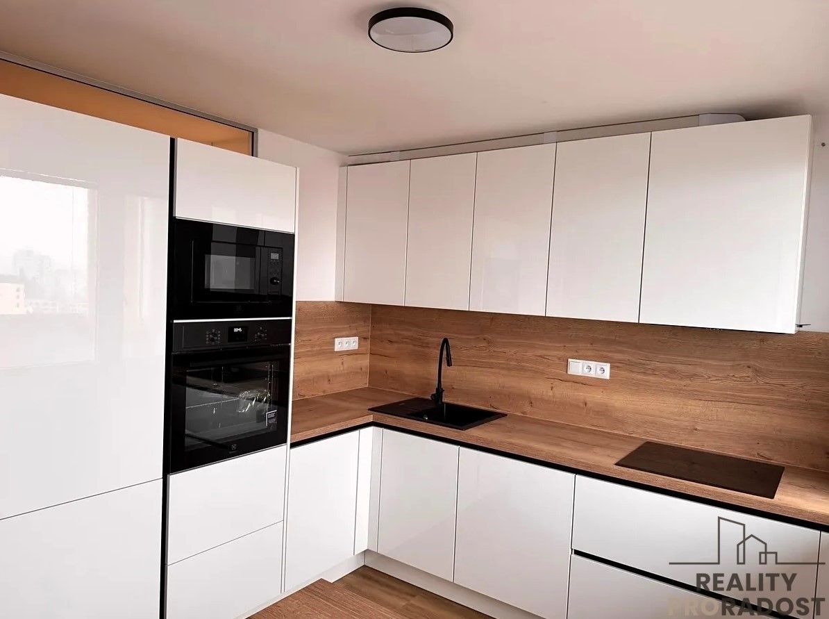 3+kk, Horáčkova, Praha, 68 m²