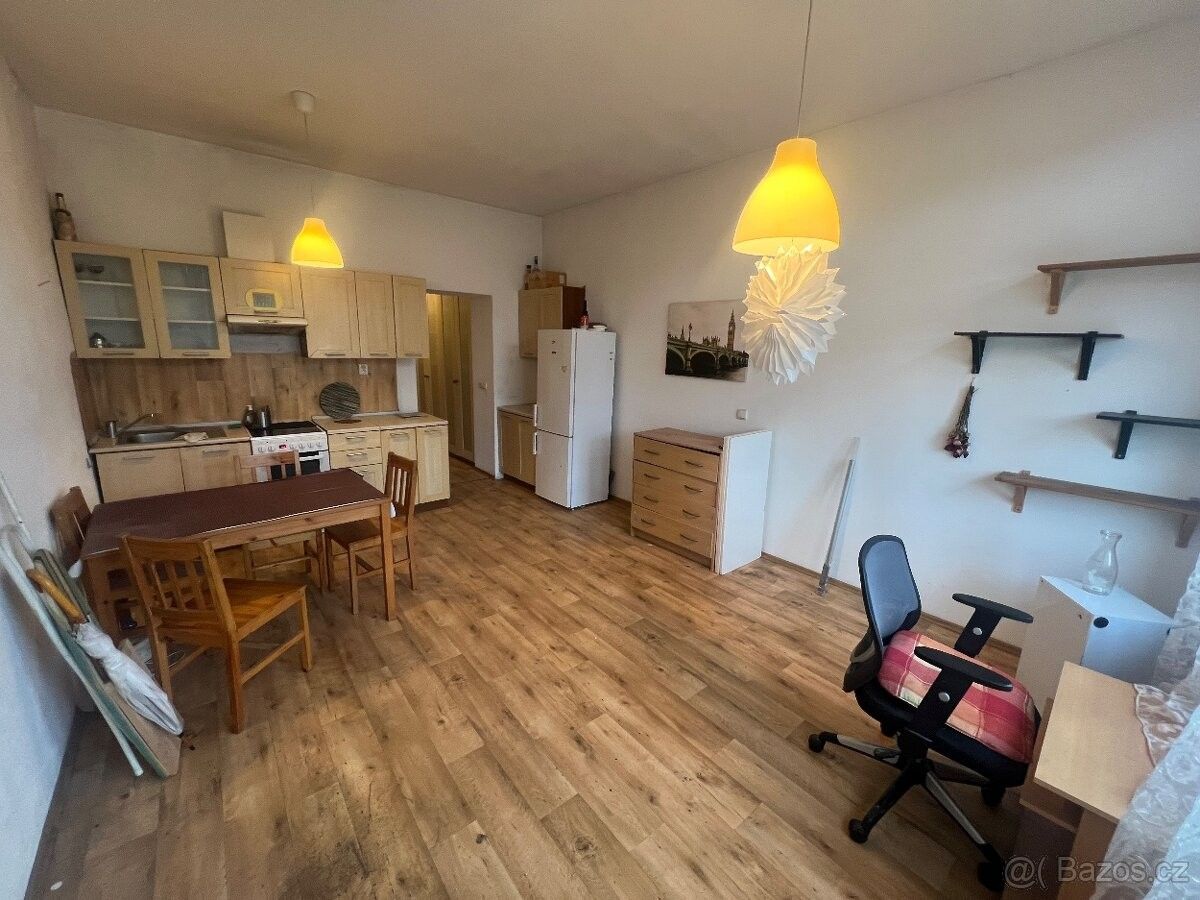 Pronájem byt - Praha, 180 00