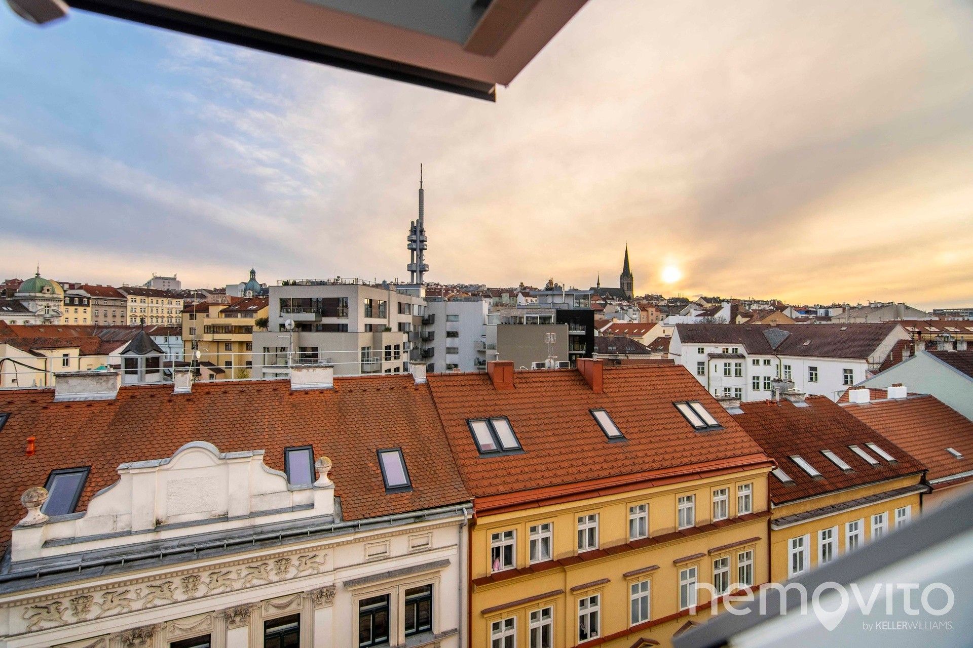 Pronájem byt 3+kk - Roháčova, Praha, 89 m²