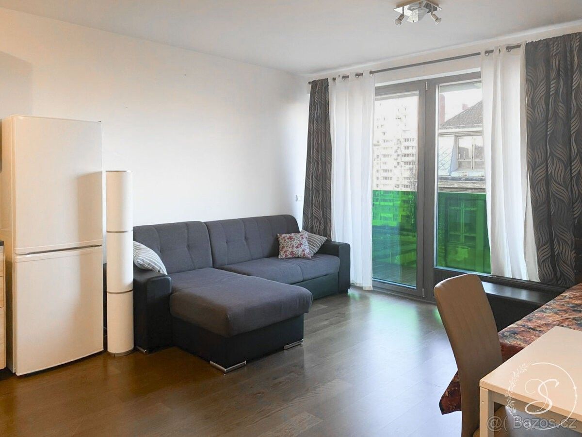 Pronájem byt - Praha, 100 00