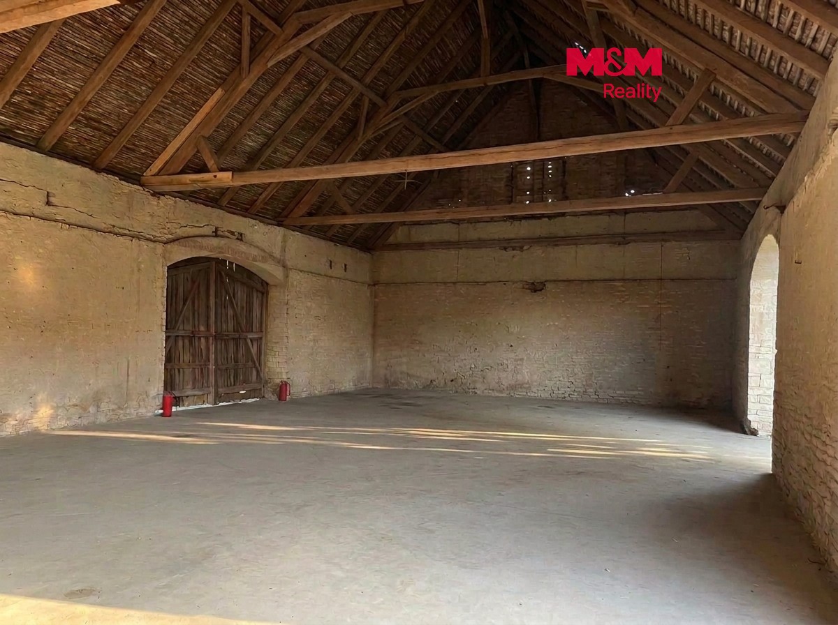 Sklad · 303 m² · Morašice - 1