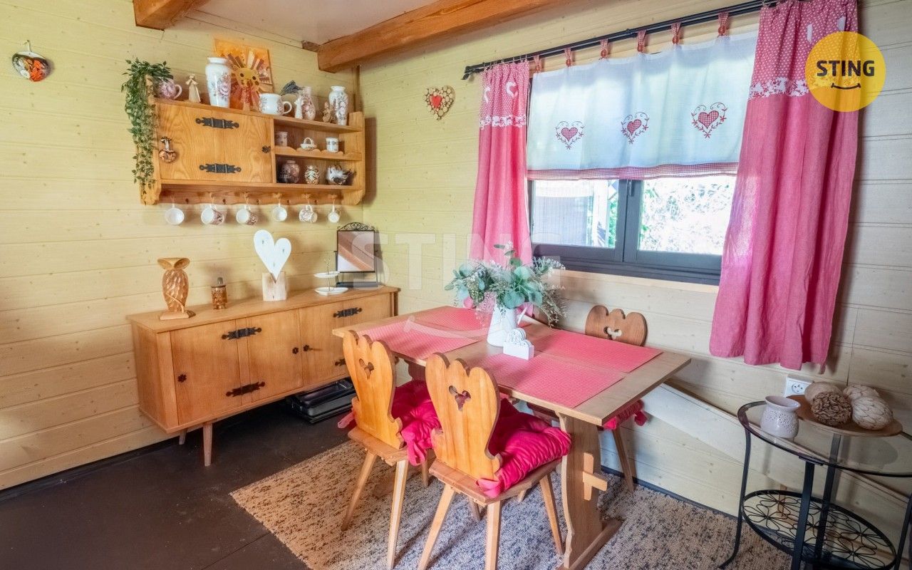 Chaty, Zeměchy, Kralupy nad Vltavou, 35 m² - 2