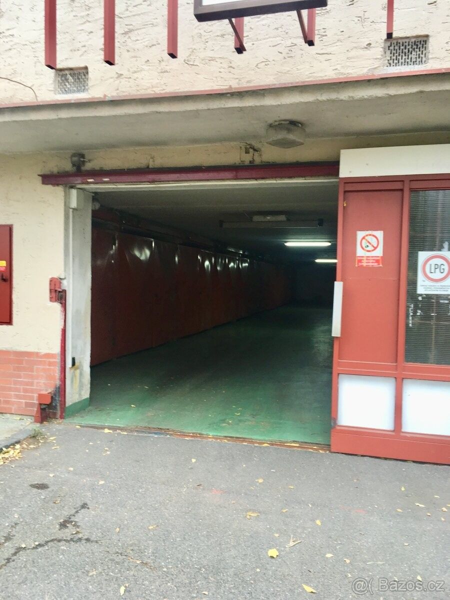 Pronájem garáž - Praha, 180 00