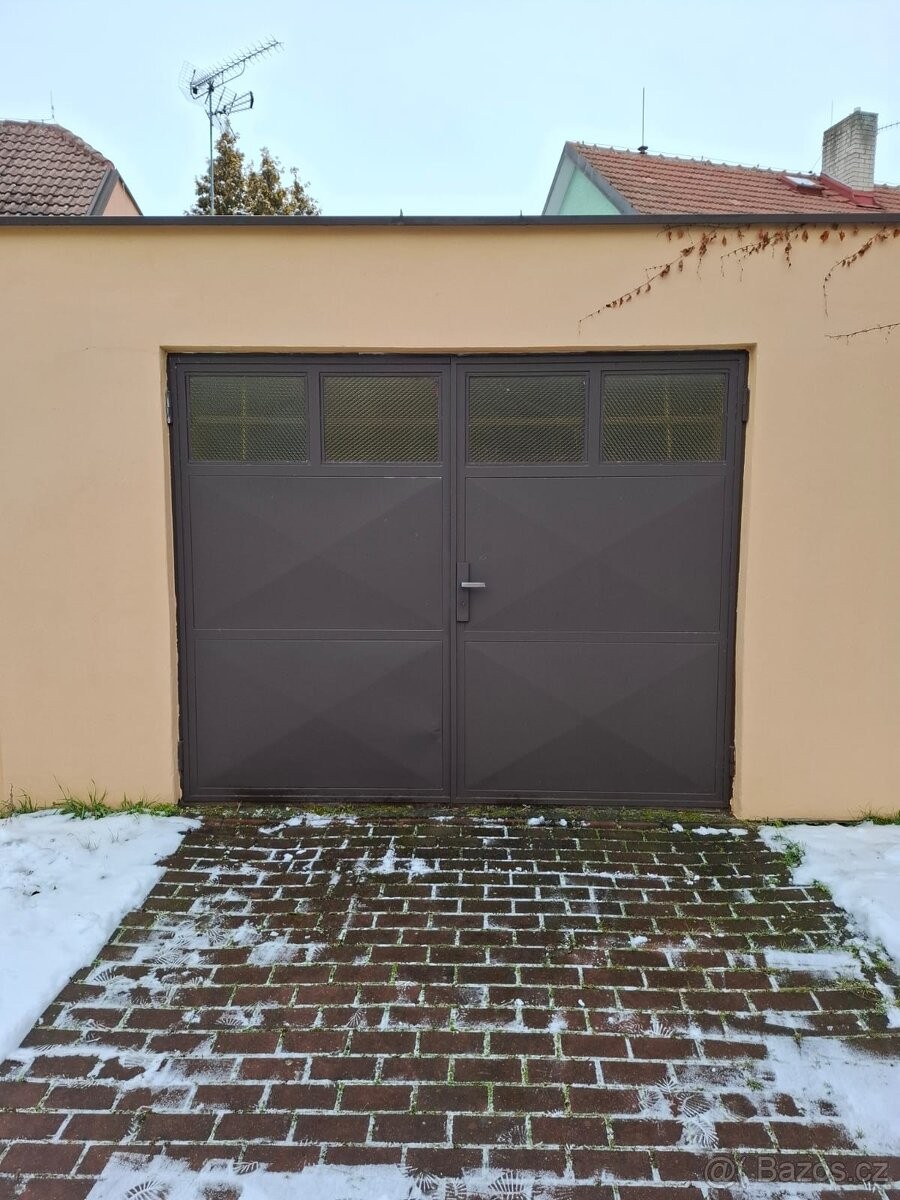 Garáž
