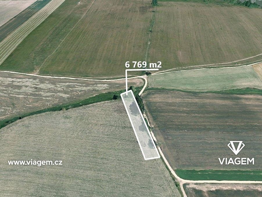 Zemědělský pozemek, 1 692 m²