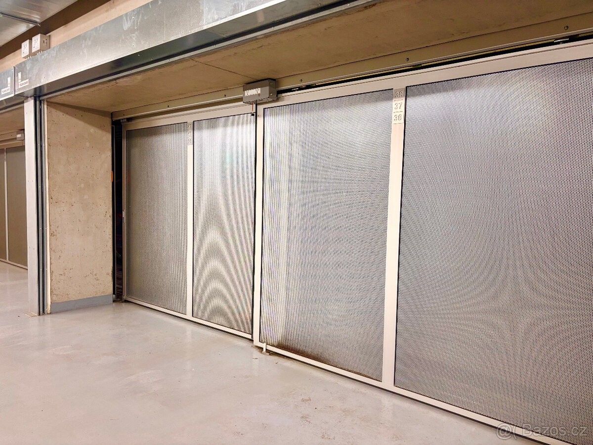 Garáže, Brno, 602 00