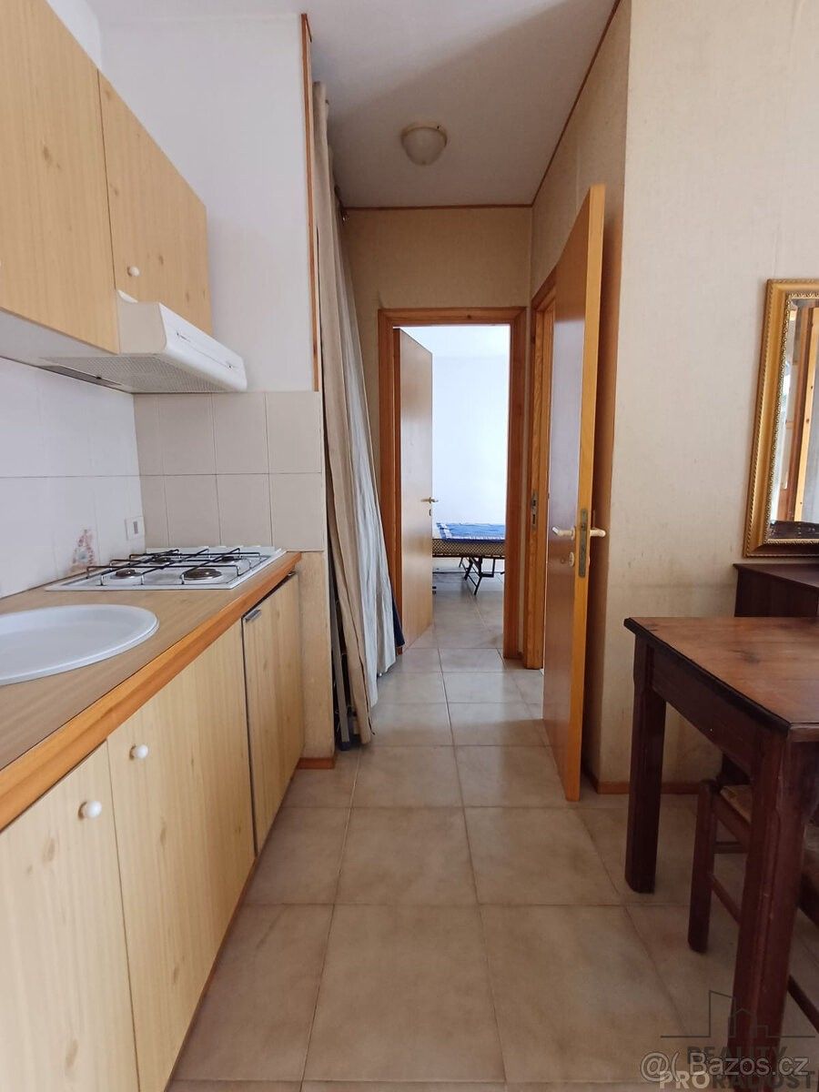 Prodej byt - 987 66, Zahraničí