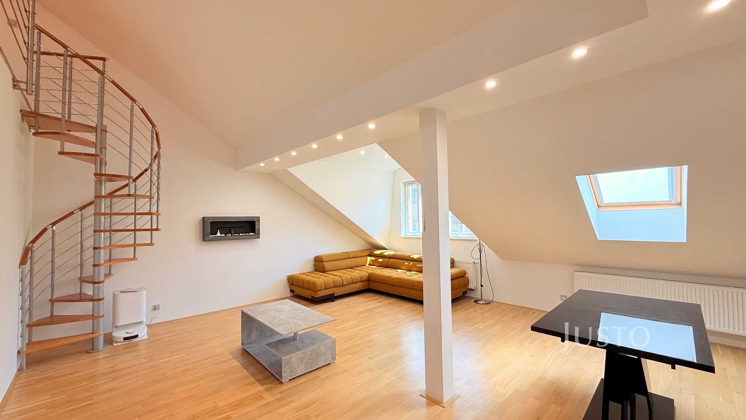2+kk, Roháčova 1210, Praha Žižkov, 94 m² - 1
