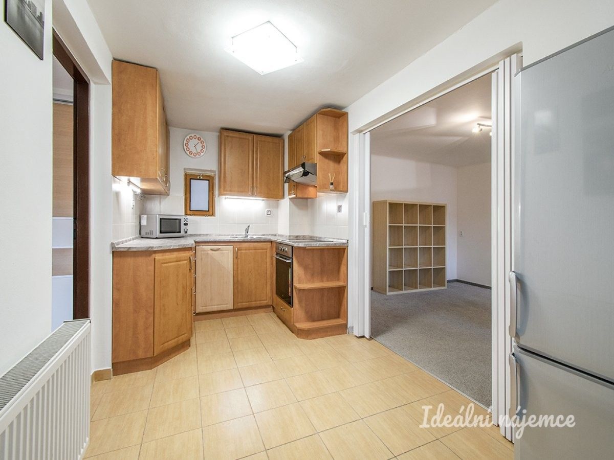 Pronájem byt 2+kk - V rokli, Praha, 46 m²