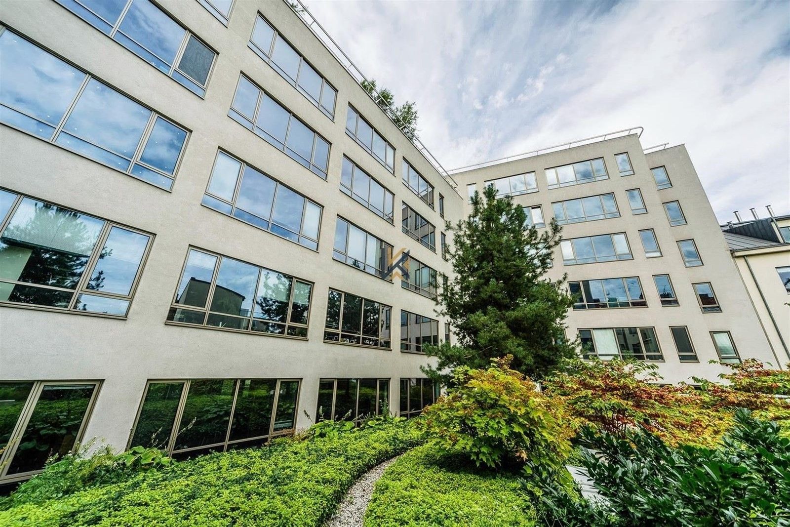 Pronájem kancelář - Sokolovská, Praha, 337 m²