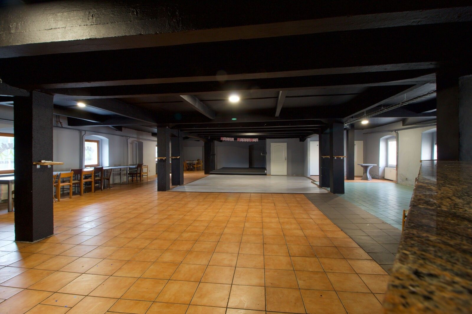 Pronájem obchodní prostory - Tovární, Chodov, 198 m²