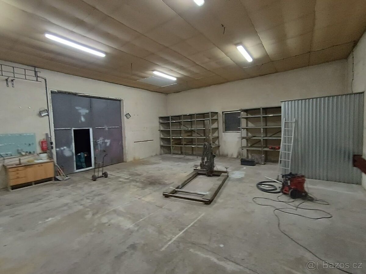 Sklady, Plzeň, 301 00