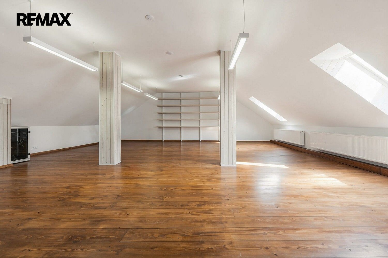 Obchodní prostory, Zeleneč, okres Praha-východ, Středočeský kraj, 215 m² - 2