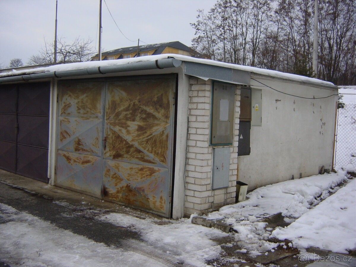 Garáže, Brno, 619 00