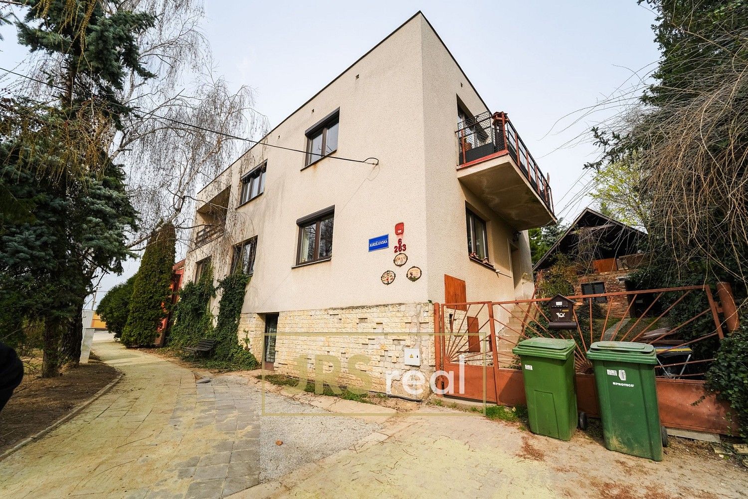 Rodinné domy, Hustopeče, okres Břeclav, Jihomoravský kraj, 295 m² - 1