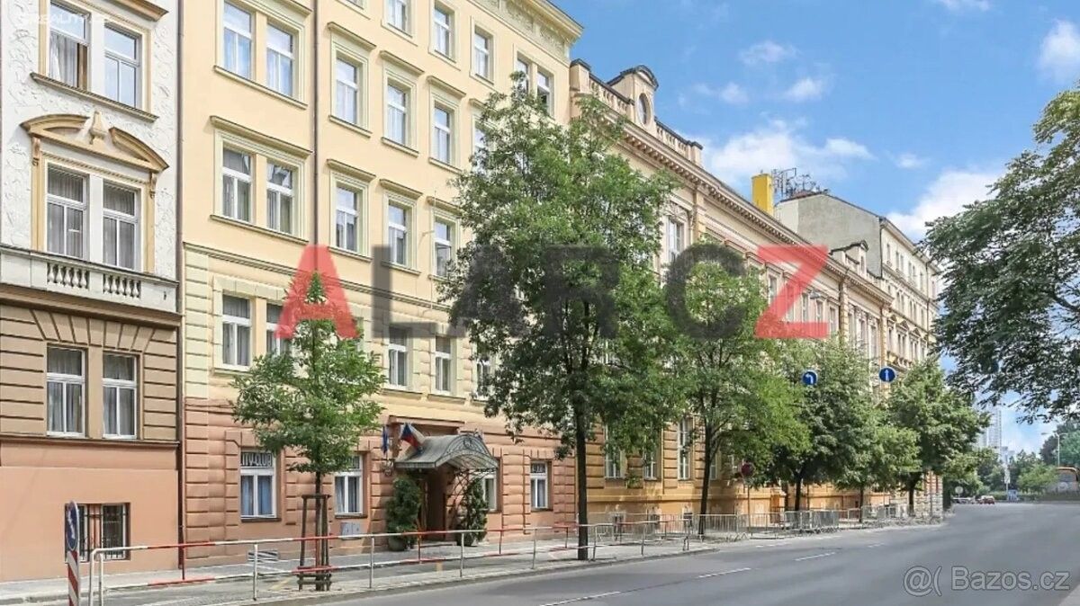 Sklady, Praha, 120 00